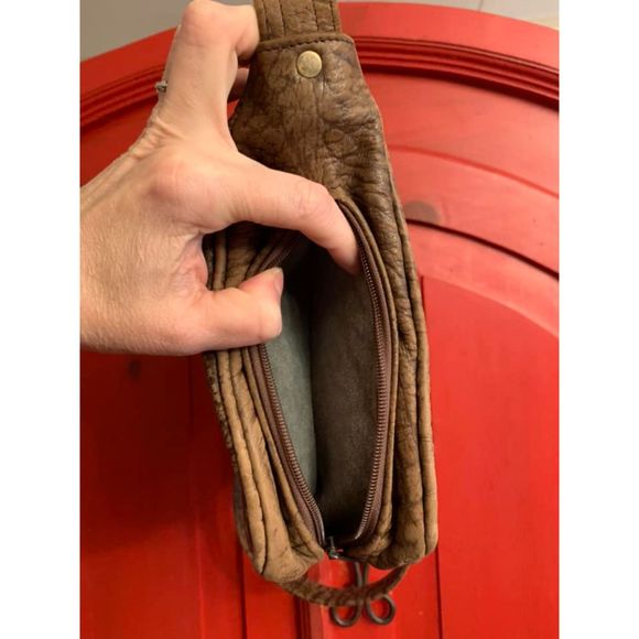 Concealed Carry Textured Brown Leather Purse Elephant Dangle Shoulder Bag EUC - Picture 3 of 6